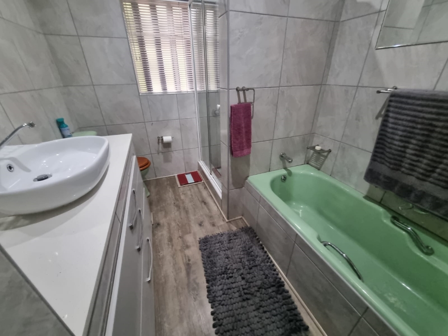 4 Bedroom Property for Sale in Parkrand Gauteng