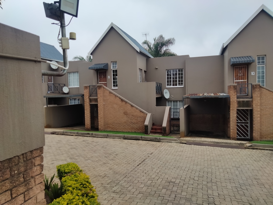 To Let 1 Bedroom Property for Rent in Weltevreden Park Gauteng