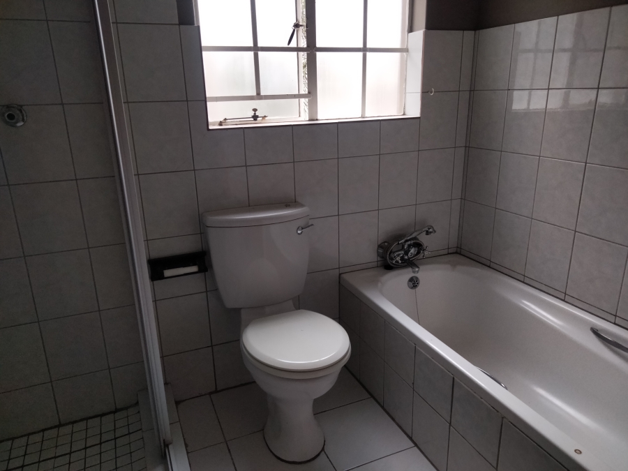 To Let 1 Bedroom Property for Rent in Weltevreden Park Gauteng