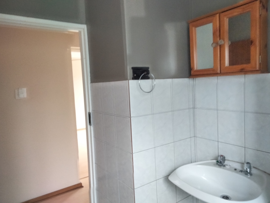 To Let 1 Bedroom Property for Rent in Weltevreden Park Gauteng