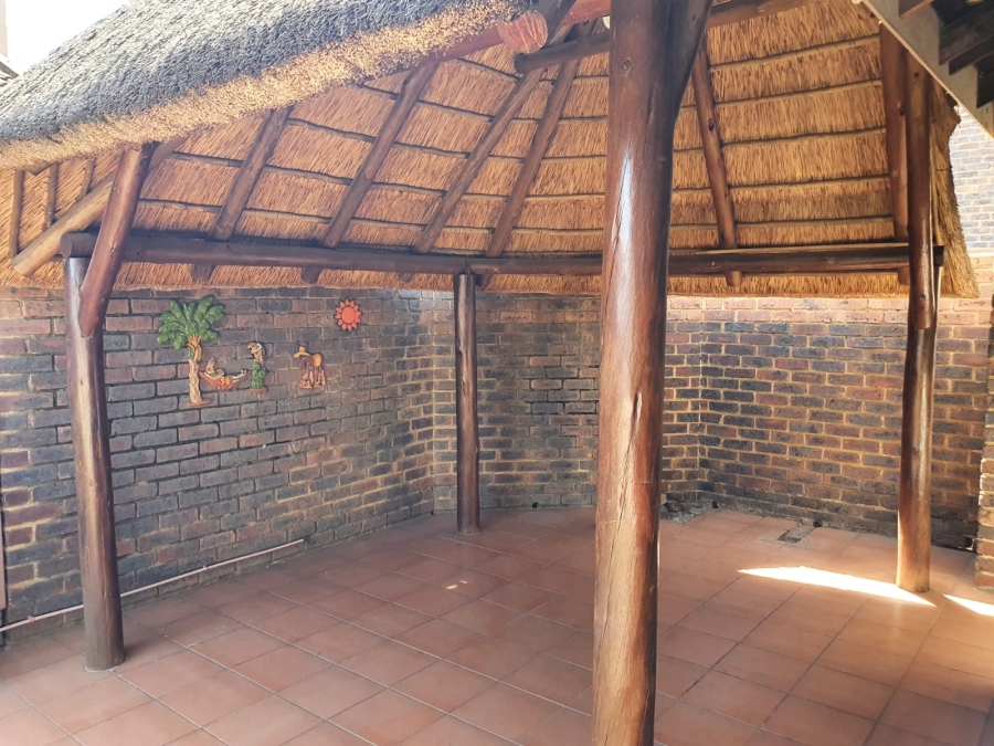 To Let 2 Bedroom Property for Rent in Three Rivers Gauteng