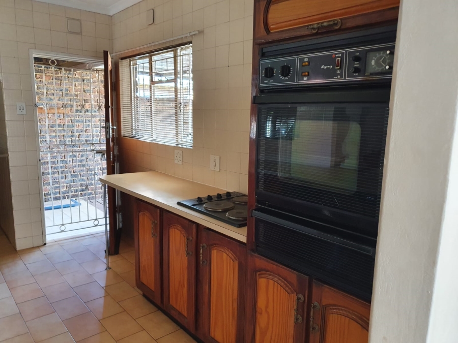 To Let 2 Bedroom Property for Rent in Three Rivers Gauteng