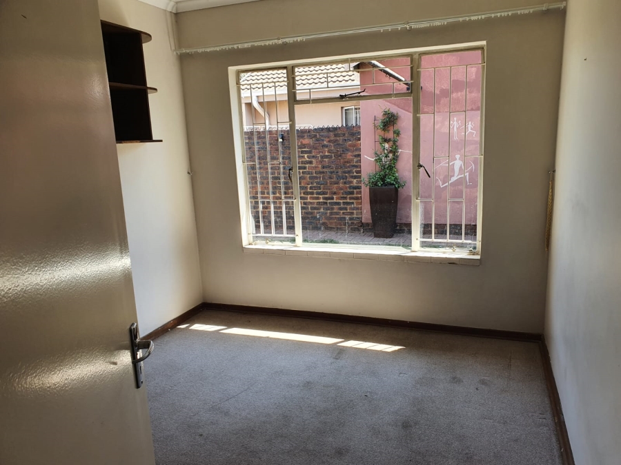 To Let 2 Bedroom Property for Rent in Three Rivers Gauteng