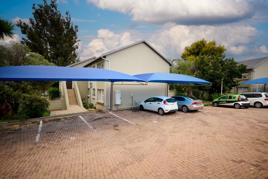 2 Bedroom Property for Sale in Vorna Valley Gauteng