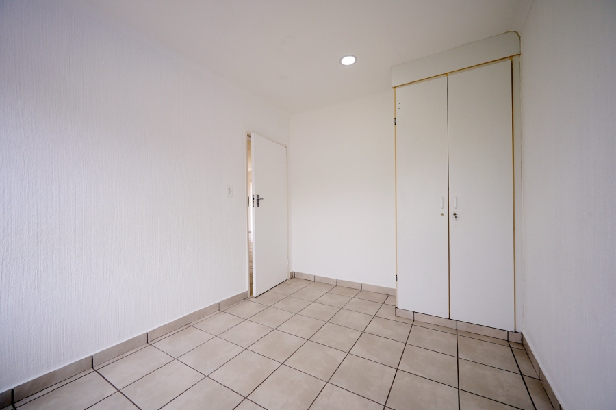 2 Bedroom Property for Sale in Vorna Valley Gauteng