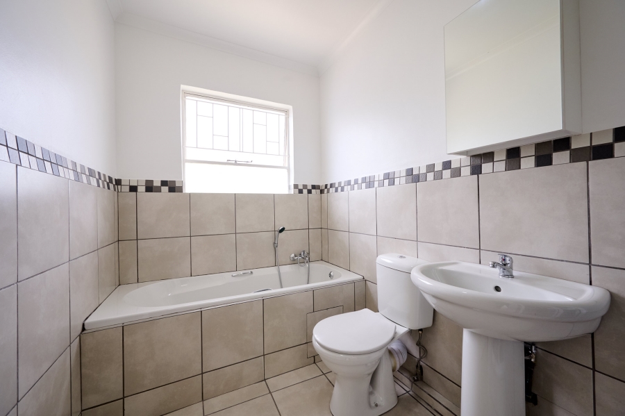 2 Bedroom Property for Sale in Vorna Valley Gauteng