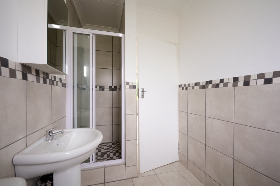 2 Bedroom Property for Sale in Vorna Valley Gauteng