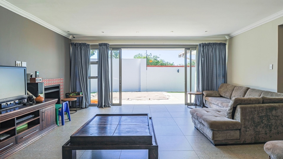 3 Bedroom Property for Sale in Waterkloof Ridge Gauteng