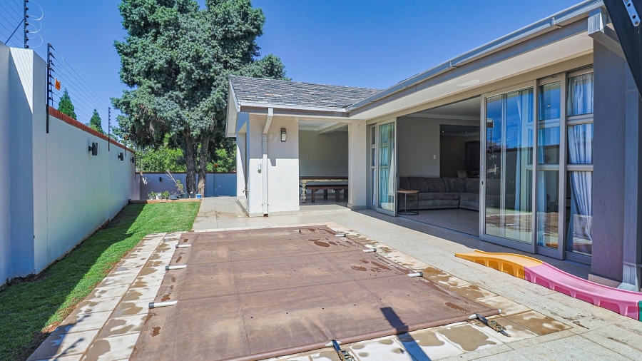 3 Bedroom Property for Sale in Waterkloof Ridge Gauteng