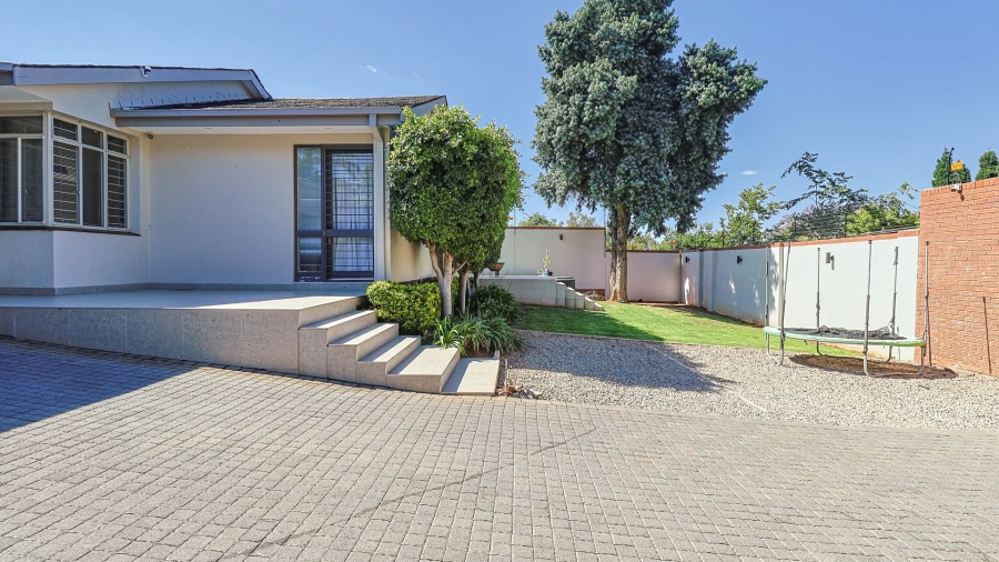 3 Bedroom Property for Sale in Waterkloof Ridge Gauteng