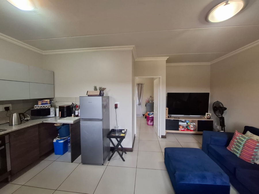 1 Bedroom Property for Sale in Rooihuiskraal North Gauteng