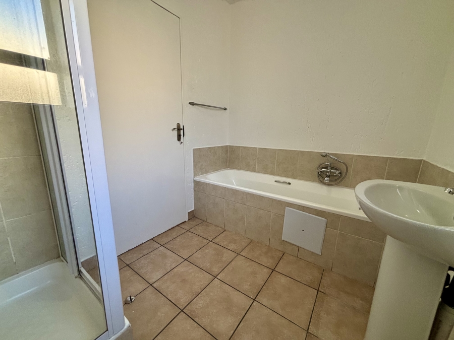 To Let 2 Bedroom Property for Rent in Ferndale Gauteng