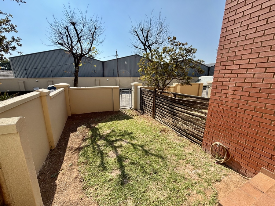 To Let 2 Bedroom Property for Rent in Ferndale Gauteng