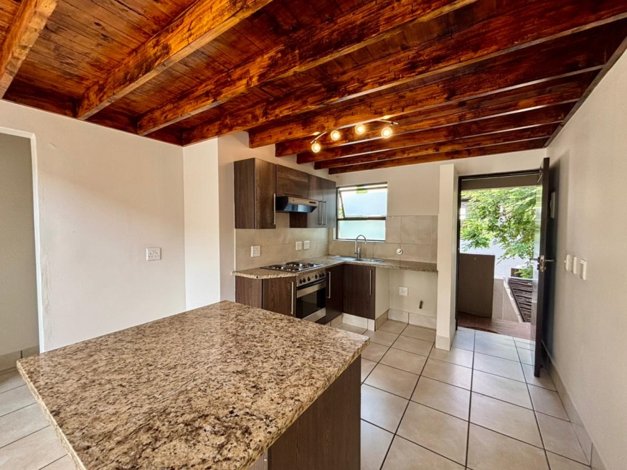 To Let 2 Bedroom Property for Rent in Douglasdale Gauteng