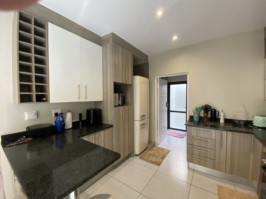 To Let 3 Bedroom Property for Rent in Fourways Gauteng