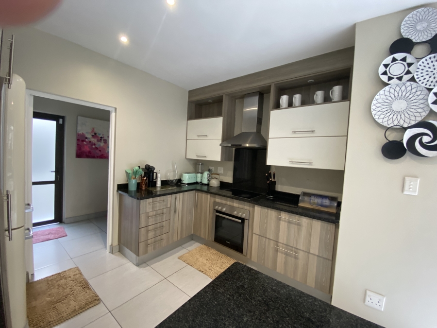 To Let 3 Bedroom Property for Rent in Fourways Gauteng