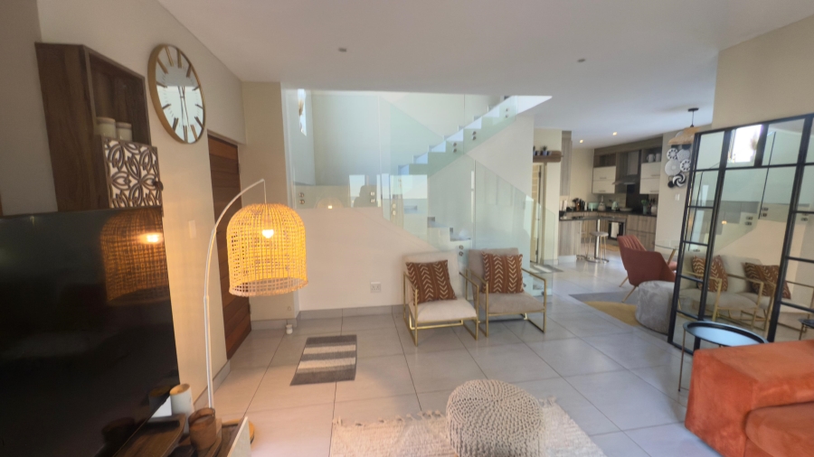 To Let 3 Bedroom Property for Rent in Fourways Gauteng