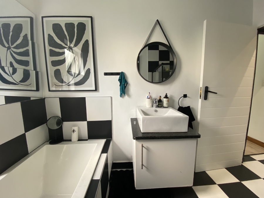 To Let 3 Bedroom Property for Rent in Fourways Gauteng