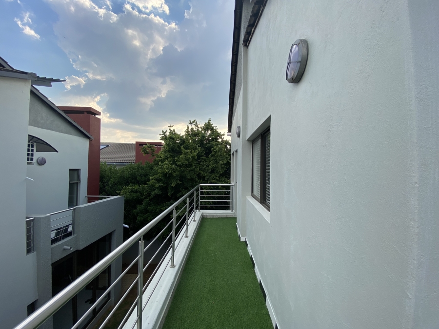 To Let 3 Bedroom Property for Rent in Fourways Gauteng
