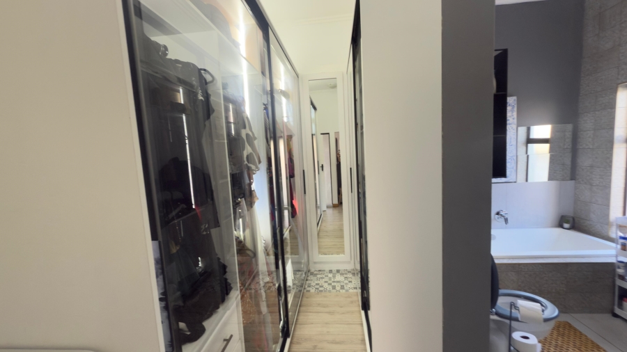 To Let 3 Bedroom Property for Rent in Fourways Gauteng