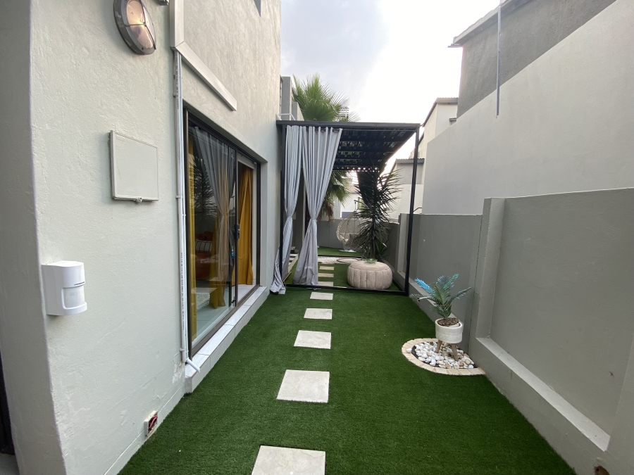 To Let 3 Bedroom Property for Rent in Fourways Gauteng