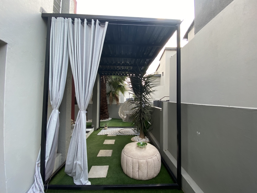 To Let 3 Bedroom Property for Rent in Fourways Gauteng