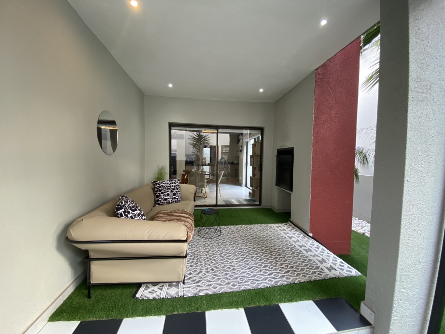 To Let 3 Bedroom Property for Rent in Fourways Gauteng