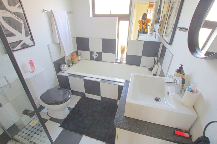 To Let 3 Bedroom Property for Rent in Fourways Gauteng