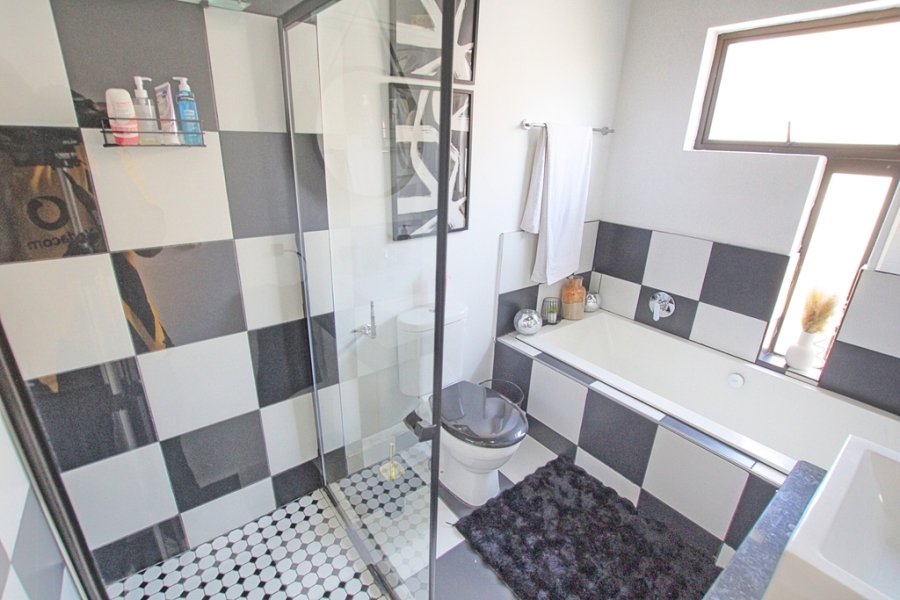 To Let 3 Bedroom Property for Rent in Fourways Gauteng