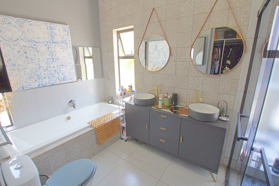 To Let 3 Bedroom Property for Rent in Fourways Gauteng