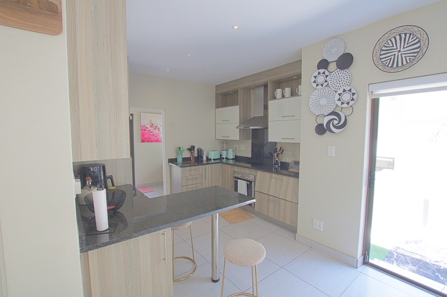 To Let 3 Bedroom Property for Rent in Fourways Gauteng