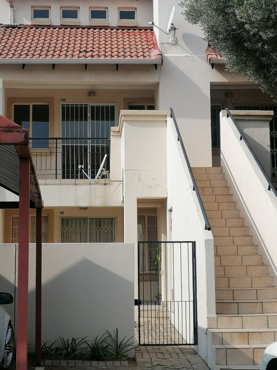 To Let 2 Bedroom Property for Rent in Country View Gauteng