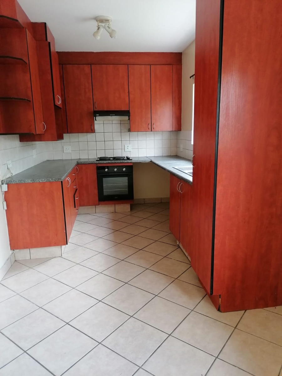 To Let 2 Bedroom Property for Rent in Country View Gauteng