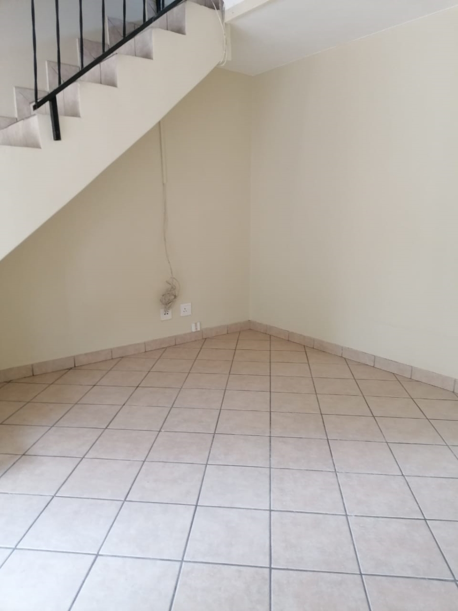 To Let 2 Bedroom Property for Rent in Country View Gauteng
