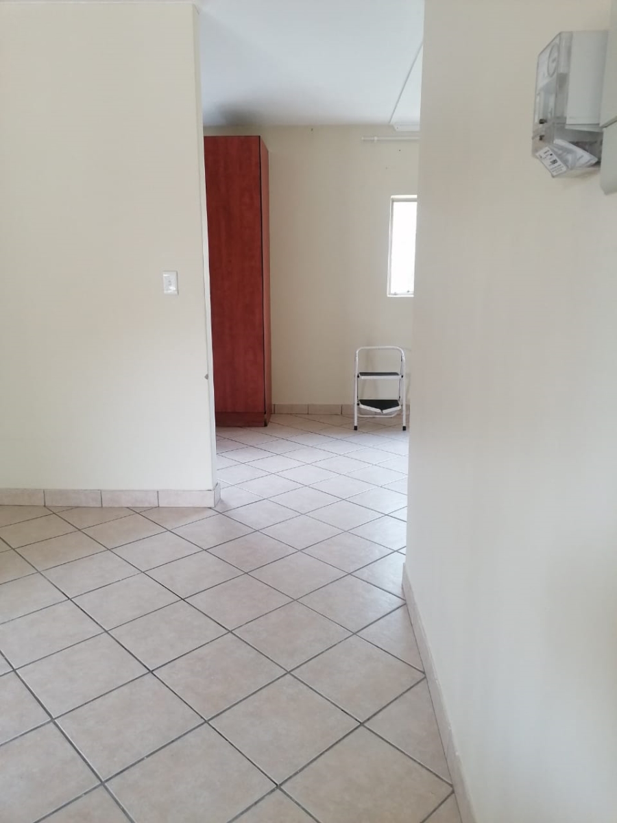 To Let 2 Bedroom Property for Rent in Country View Gauteng