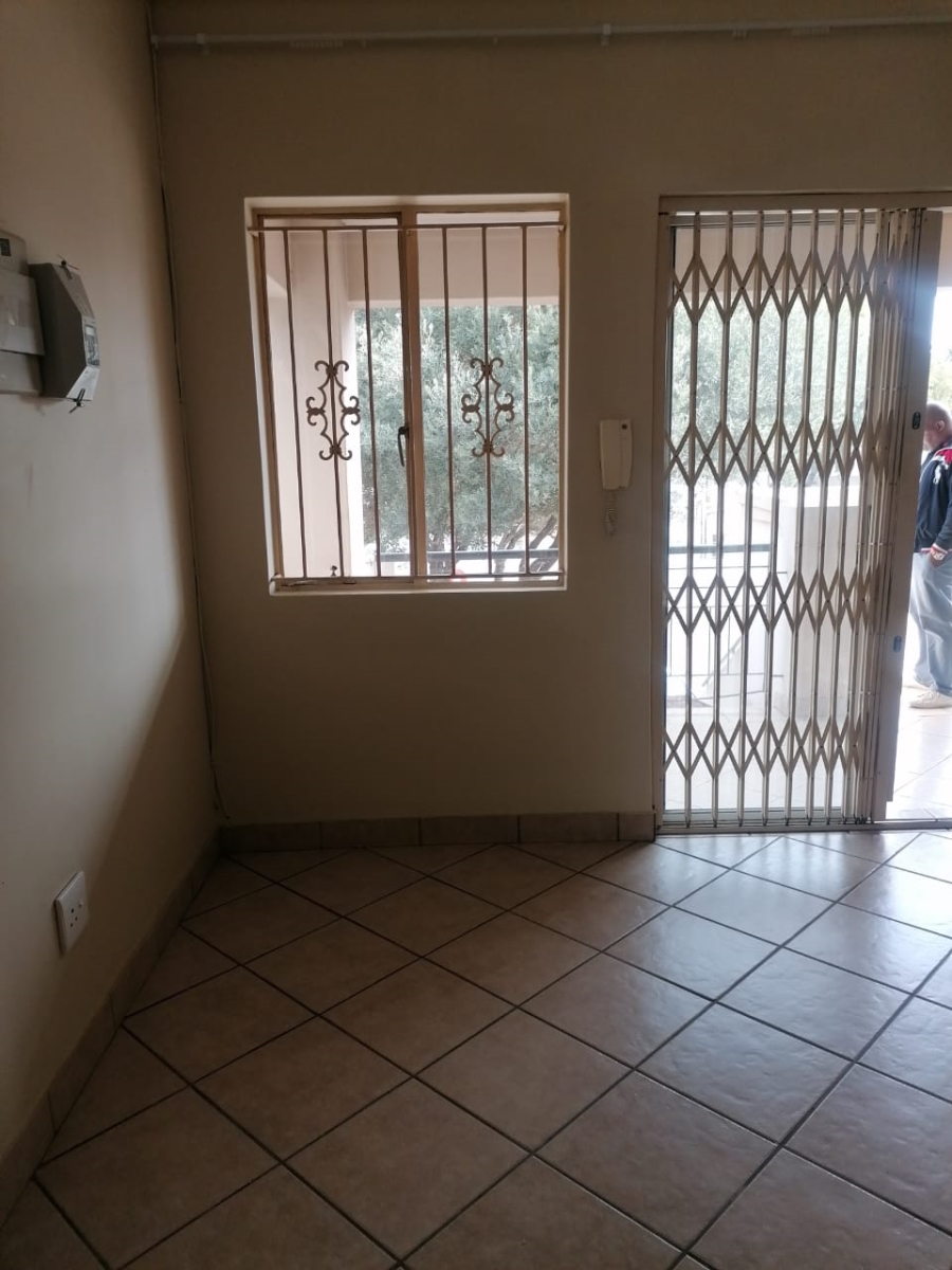 To Let 2 Bedroom Property for Rent in Country View Gauteng