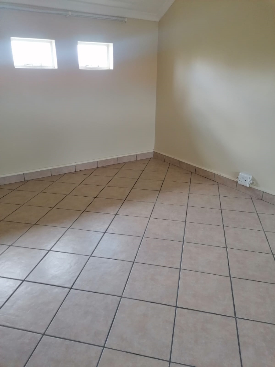 To Let 2 Bedroom Property for Rent in Country View Gauteng