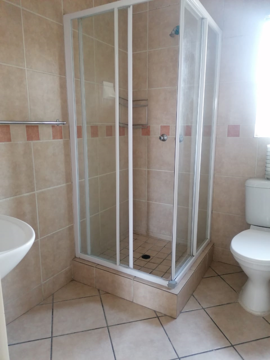 To Let 2 Bedroom Property for Rent in Country View Gauteng