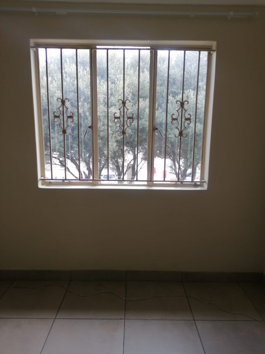To Let 2 Bedroom Property for Rent in Country View Gauteng