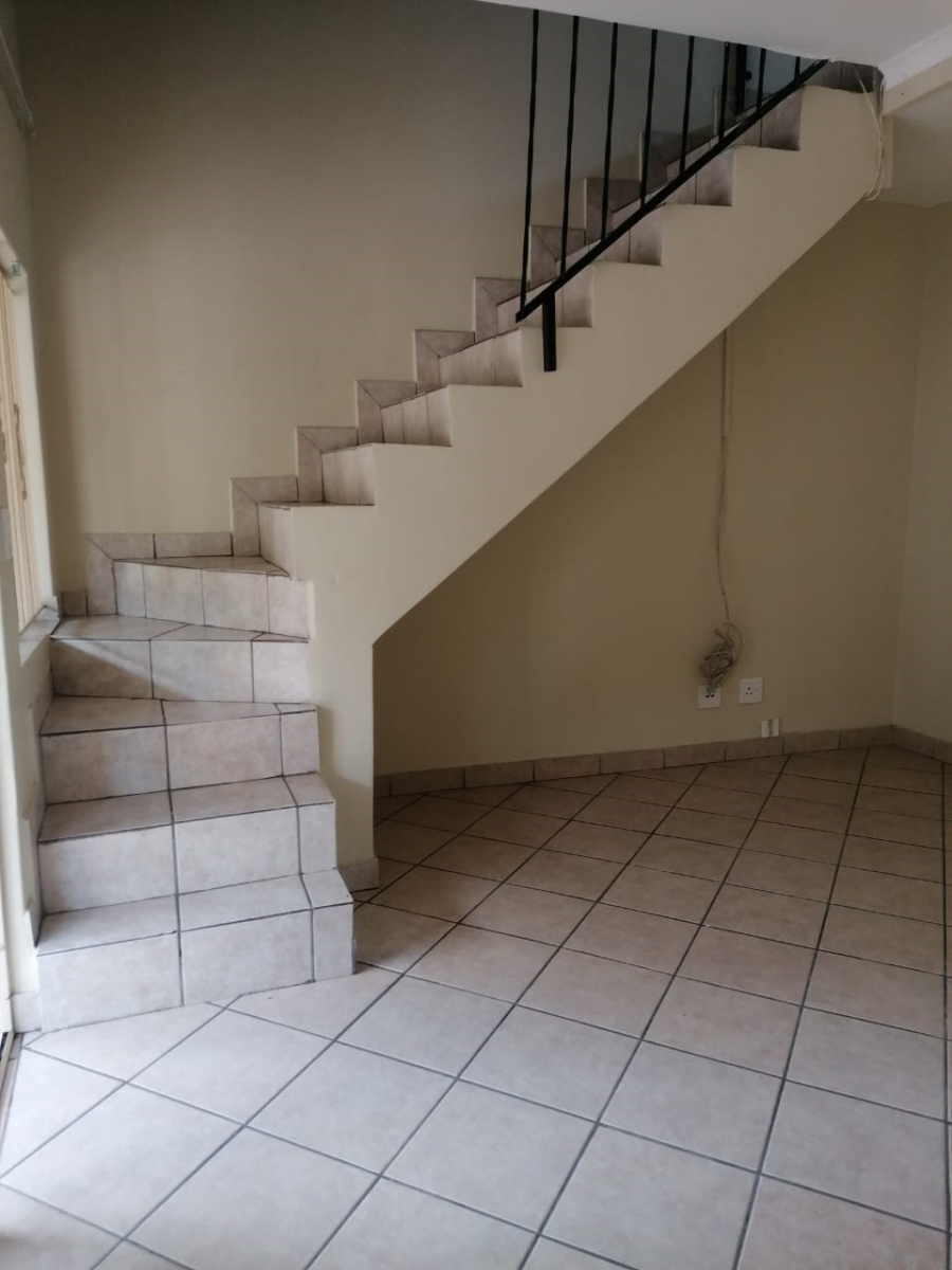 To Let 2 Bedroom Property for Rent in Country View Gauteng