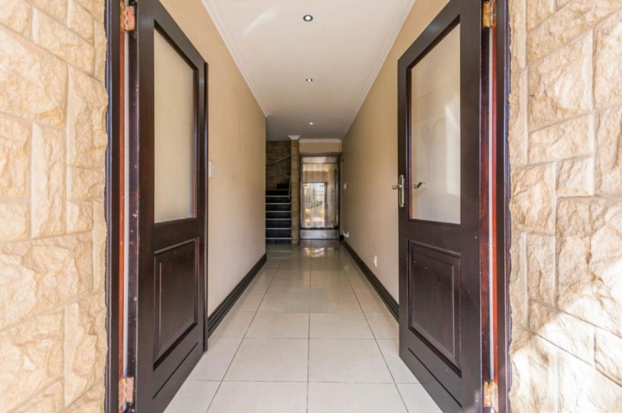 To Let 4 Bedroom Property for Rent in Eagle Canyon Golf Estate Gauteng