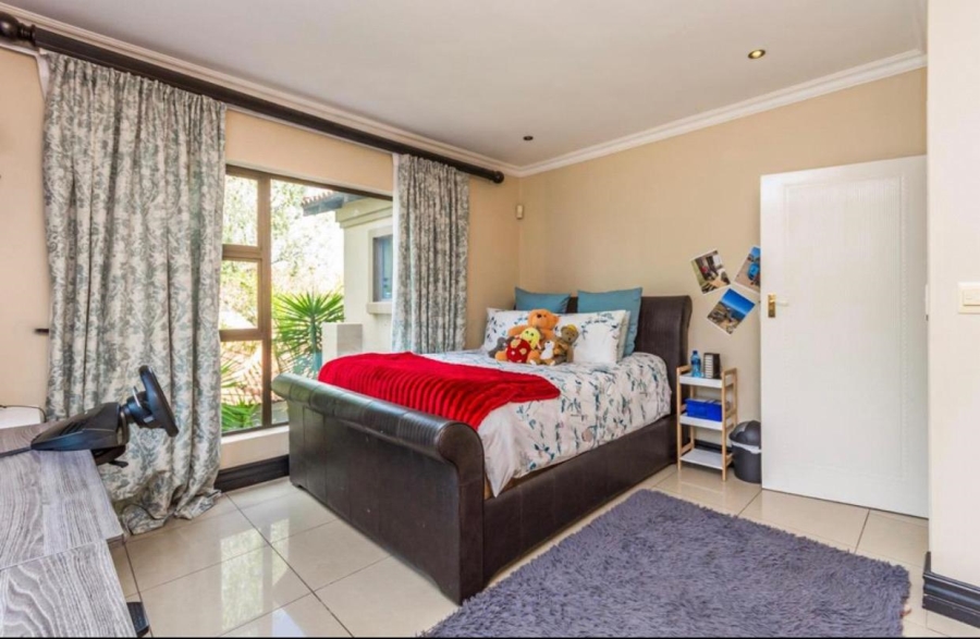 To Let 4 Bedroom Property for Rent in Eagle Canyon Golf Estate Gauteng