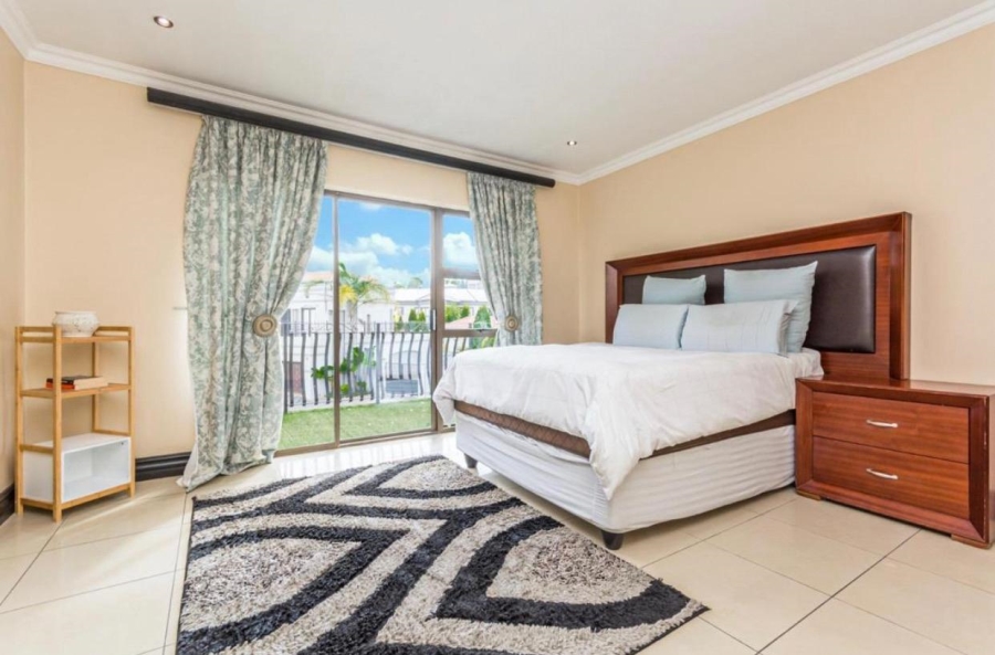 To Let 4 Bedroom Property for Rent in Eagle Canyon Golf Estate Gauteng