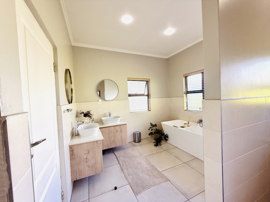 To Let 5 Bedroom Property for Rent in Kyalami Gauteng