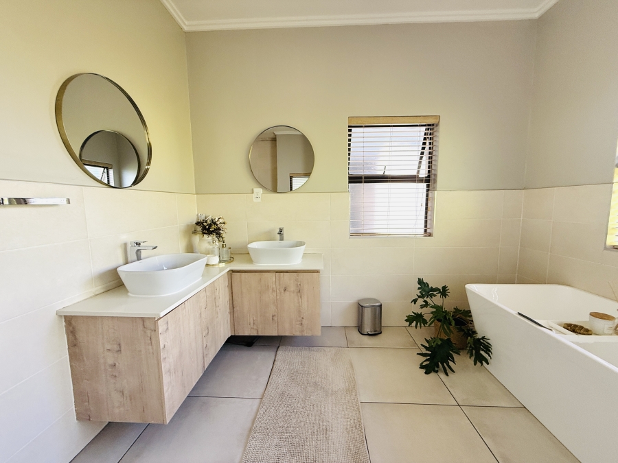 To Let 5 Bedroom Property for Rent in Kyalami Gauteng