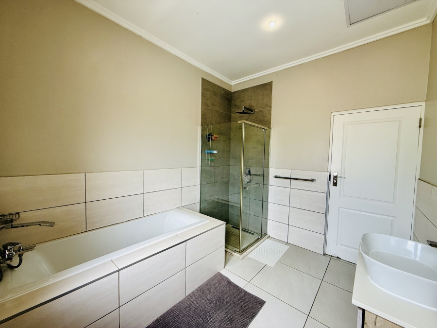 To Let 5 Bedroom Property for Rent in Kyalami Gauteng