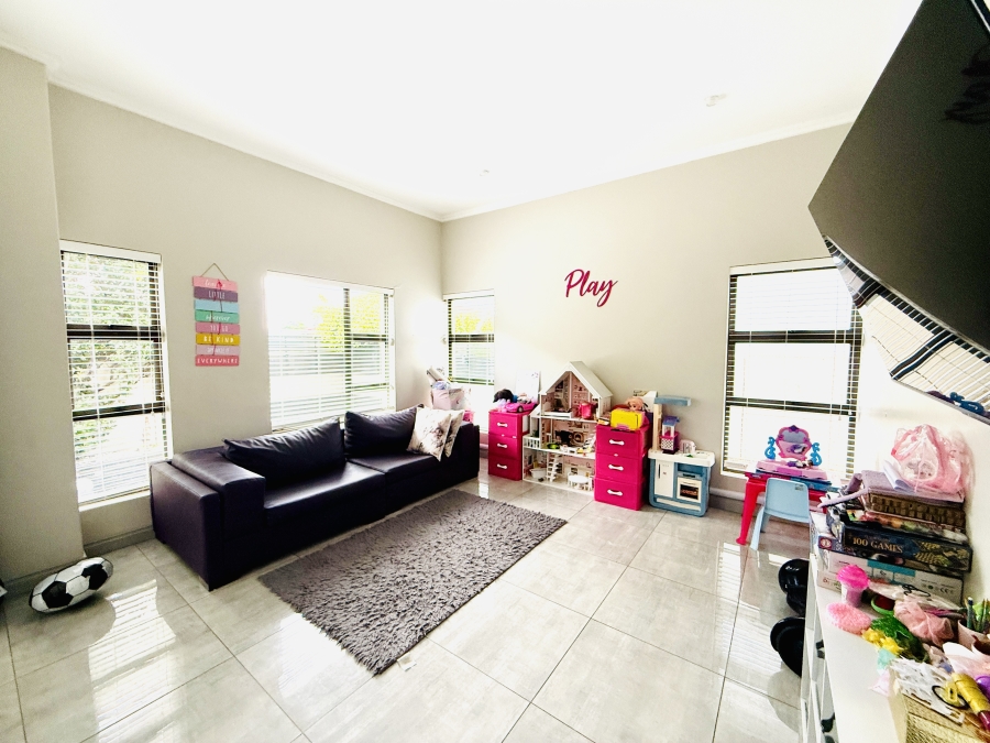 5 Bedroom Property for Sale in Kyalami Gauteng