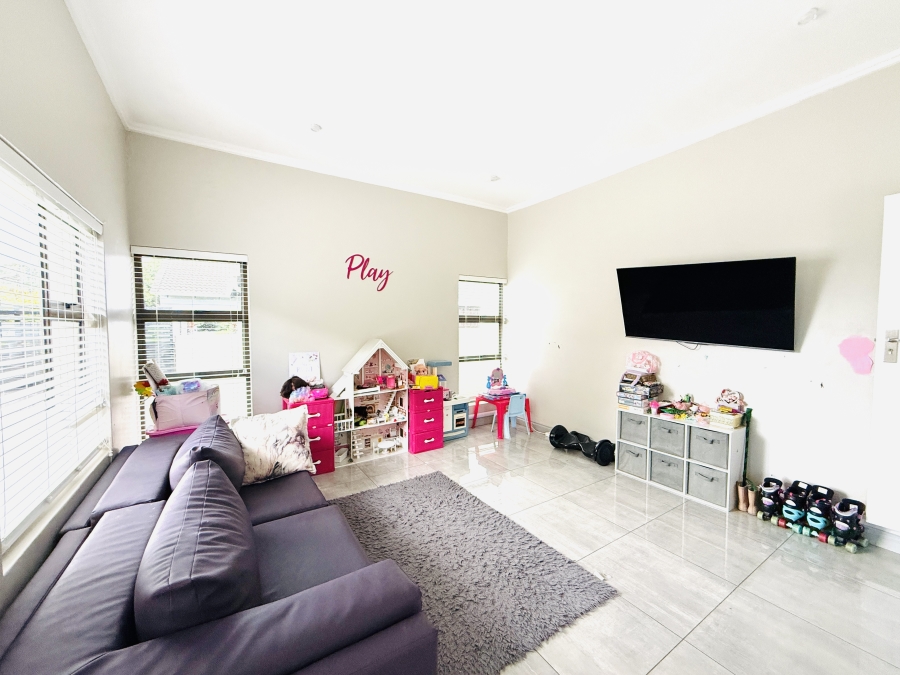 5 Bedroom Property for Sale in Kyalami Gauteng