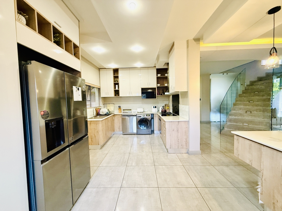 5 Bedroom Property for Sale in Kyalami Gauteng