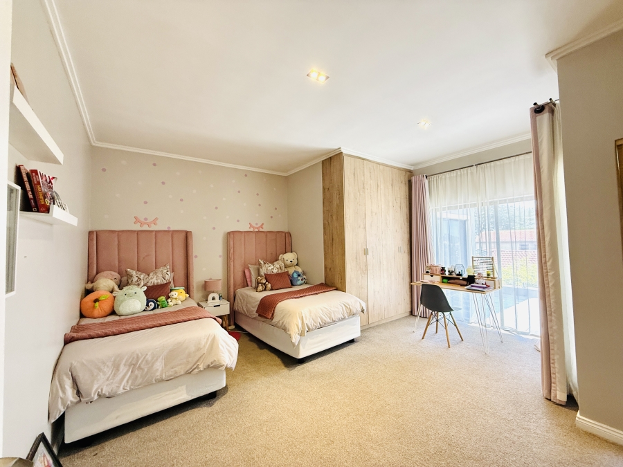 5 Bedroom Property for Sale in Kyalami Gauteng